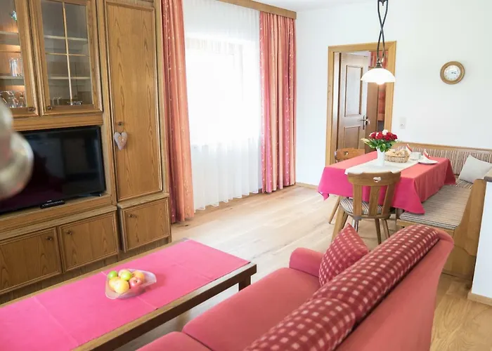 Haus Moessmer شقة